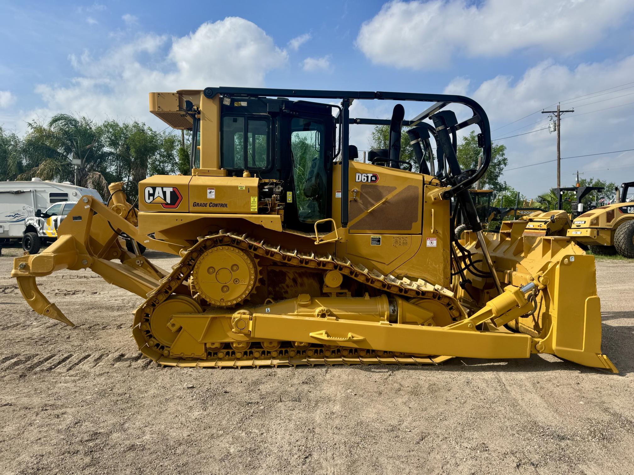2018 CATERPILLAR D6T XL